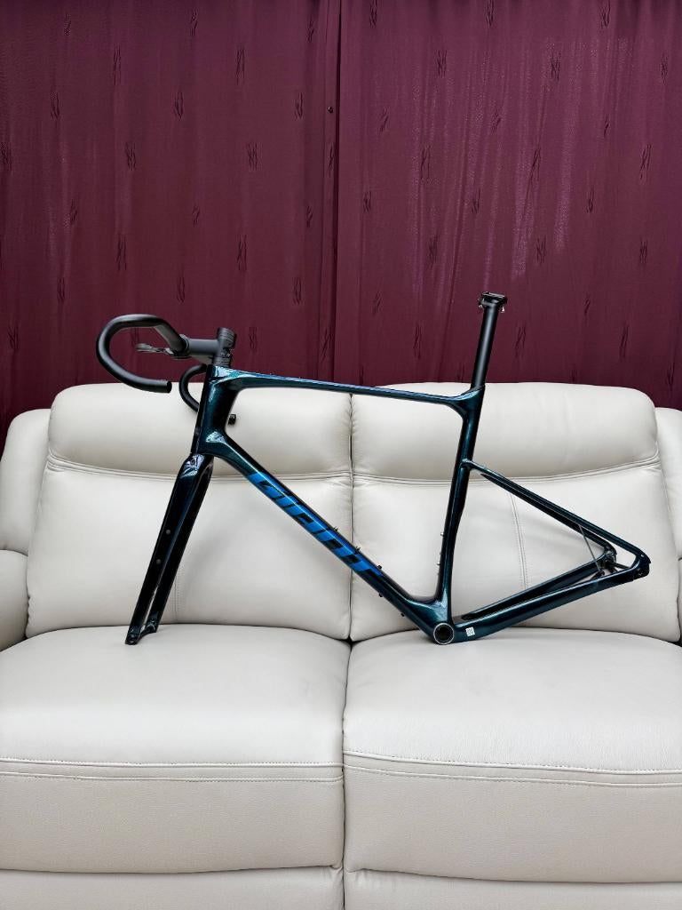 Giant Revolt Advanced 2 XL Starry night frame, Vélos & Vélomoteurs, 57 à 61 cm, Enlèvement, Hommes, Carbone