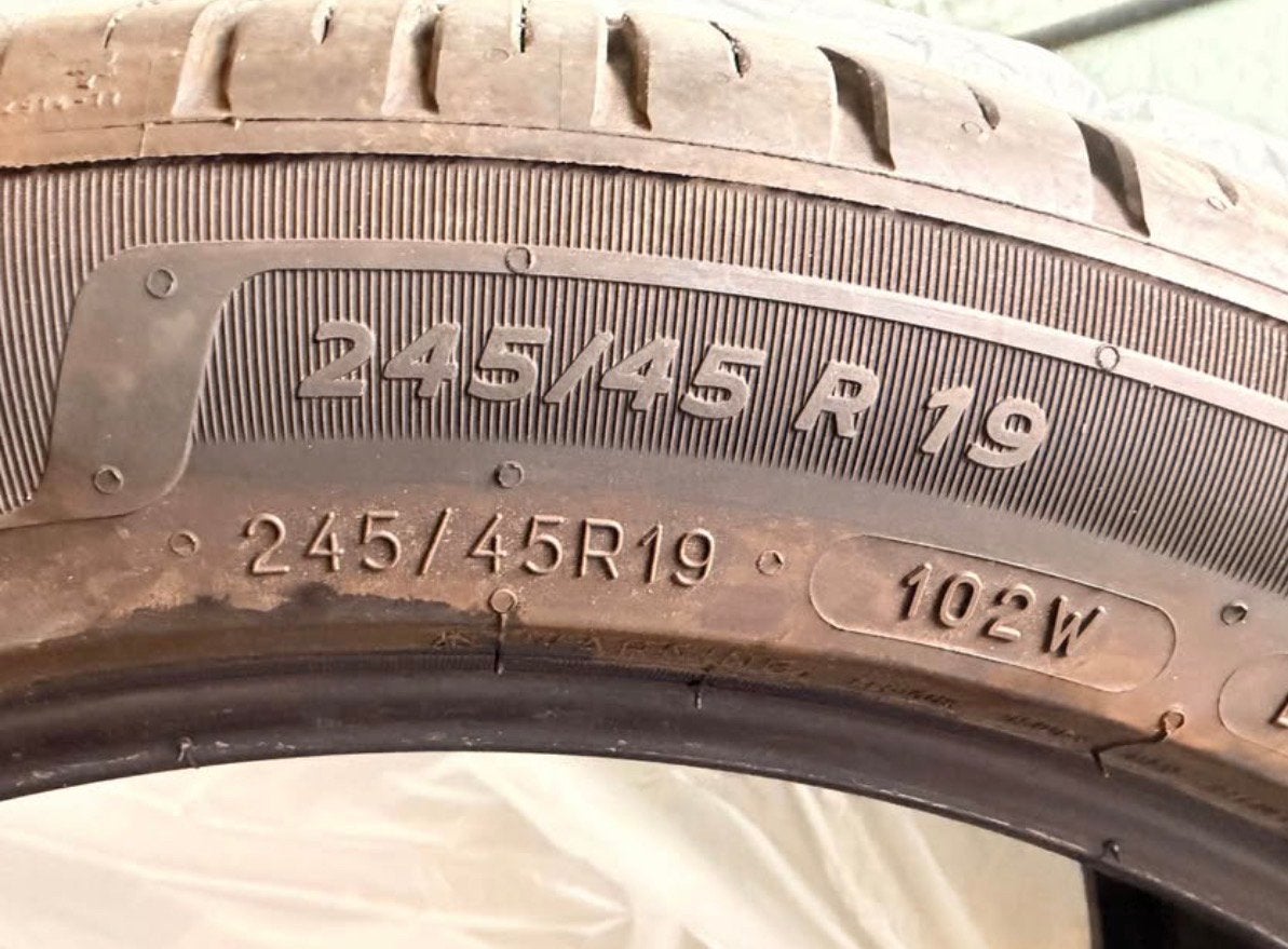 2 Pneus michelin Quasi neuf 245/45/19, 245 mm, Véhicule de tourisme, Pneus été, Pneu(s)