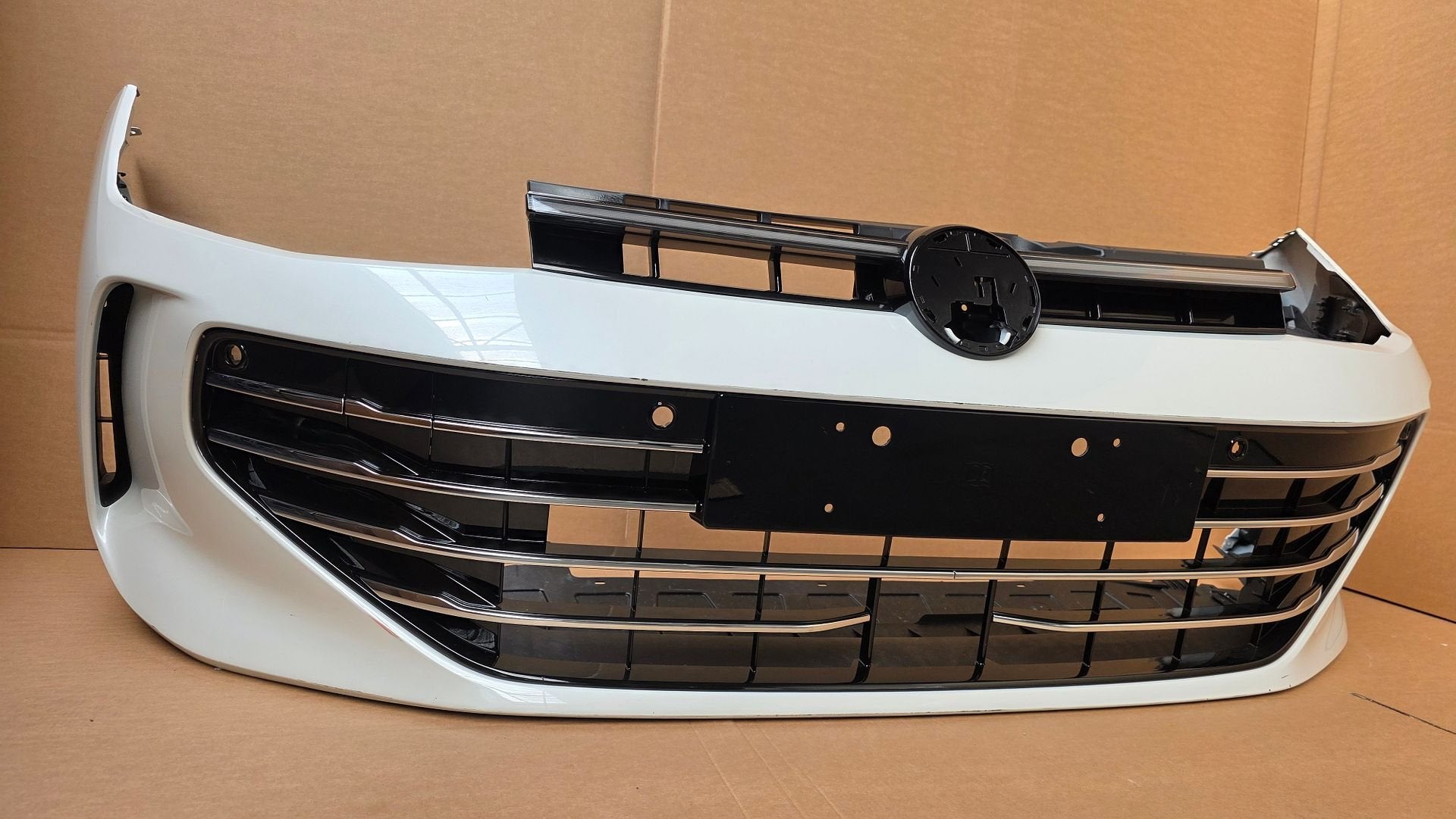 Voorbumper VW Passat B9 3J0 6xPDC GRILL LED 3J0807221 BUMPER, Gebruikt, -, Ophalen of Verzenden, Bumper