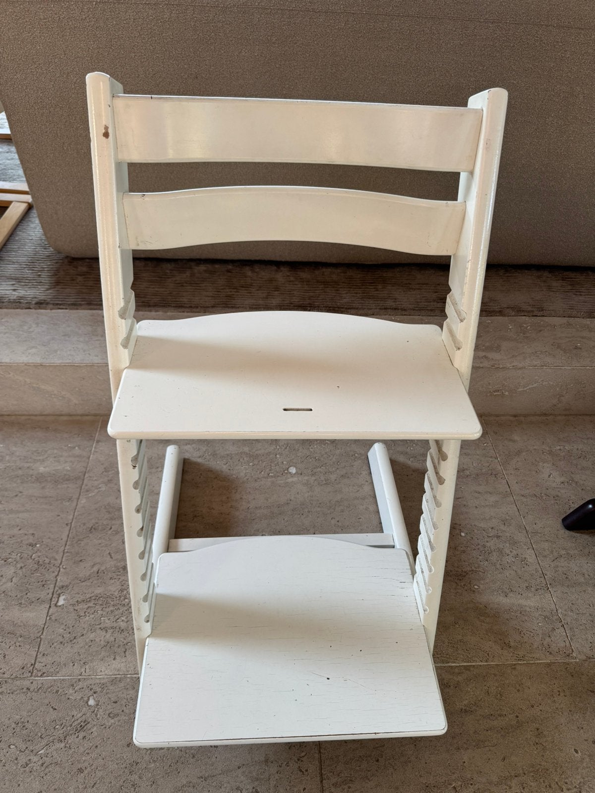 Stokke kinderstoel 2 stuks bruin en wit, Ophalen, Gebruikt, Meegroeistoel, Aanschuifbaar