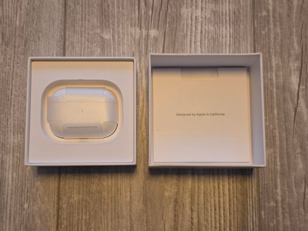 AirPods Pro 1.Gen lightning Only right earbud & Magsafe case, Ophalen of Verzenden, Gebruikt, Overige typen