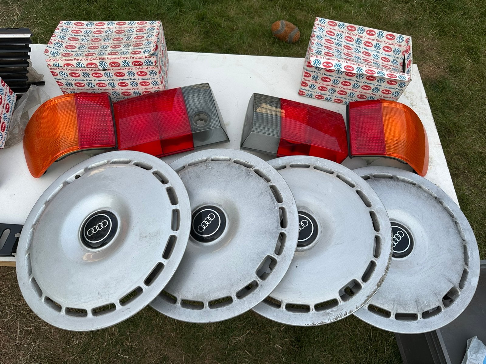 Lichten ,wieldeksels gril audi 100, Ophalen of Verzenden, Audi