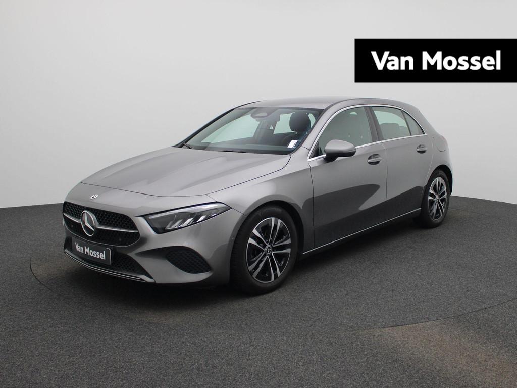 Mercedes-Benz A-Klasse A 180 Essential Line CAMERA | ZETELVE, Auto's, Mercedes-Benz, Stof, 4 cilinders, 136 pk, Bedrijf