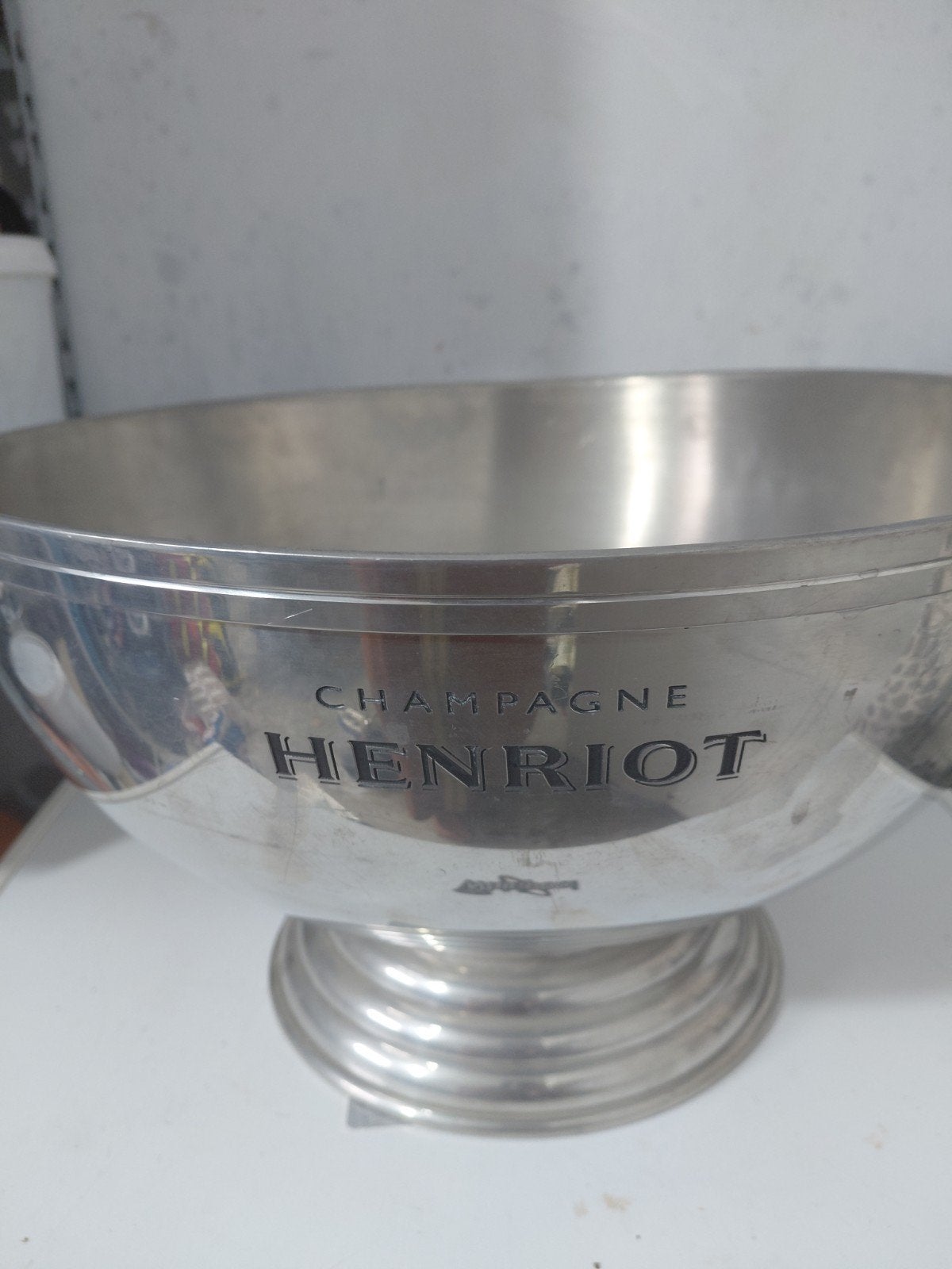 seau à champagne, Enlèvement