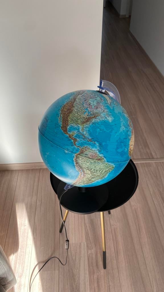 Lichtgevende Wereldbol, Ophalen, Zo goed als nieuw