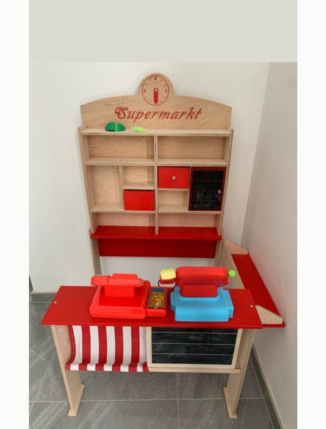 Houten keuken, Enlèvement