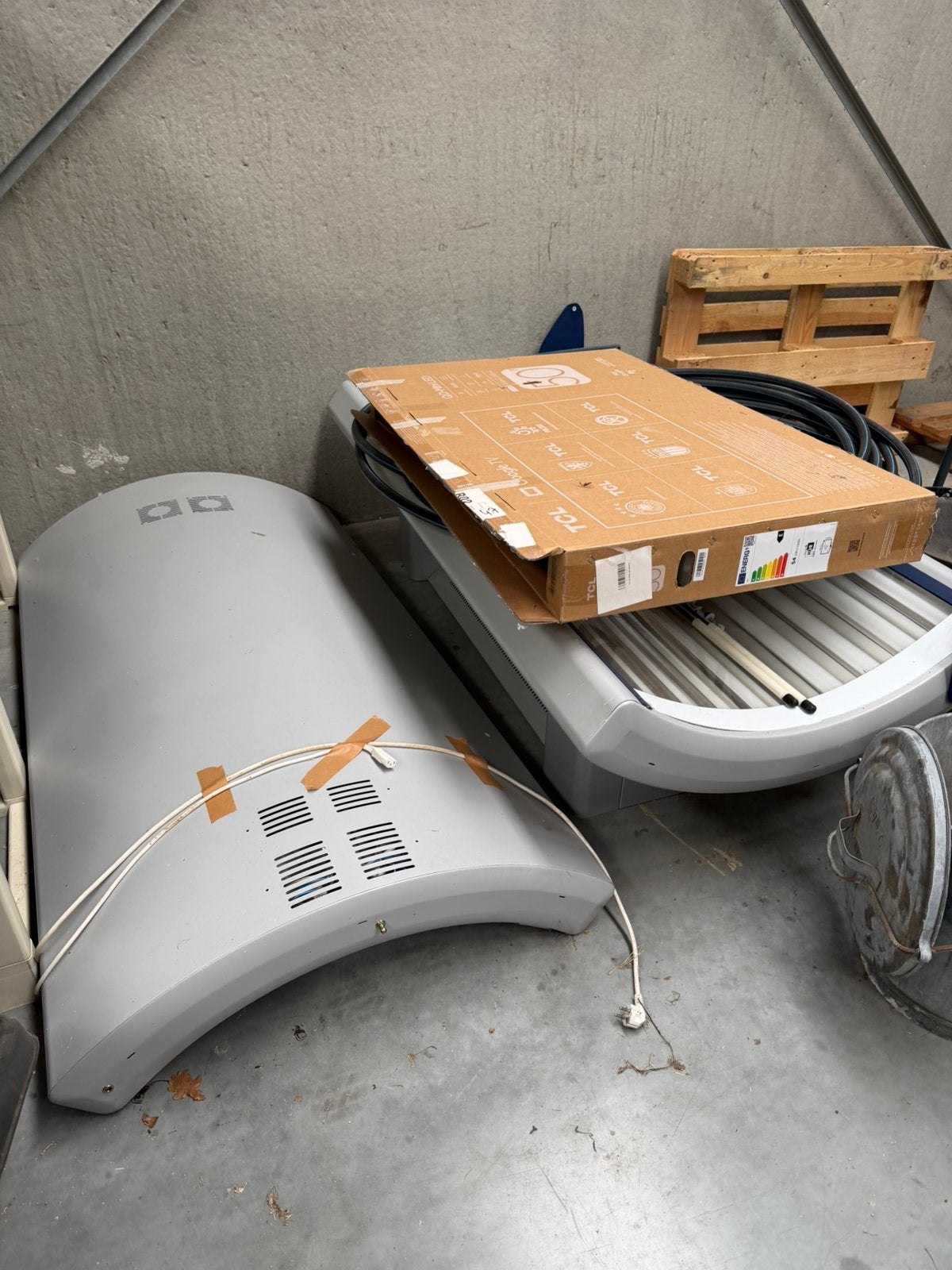Zonnebank, Elektronische apparatuur, Ophalen, Zo goed als nieuw