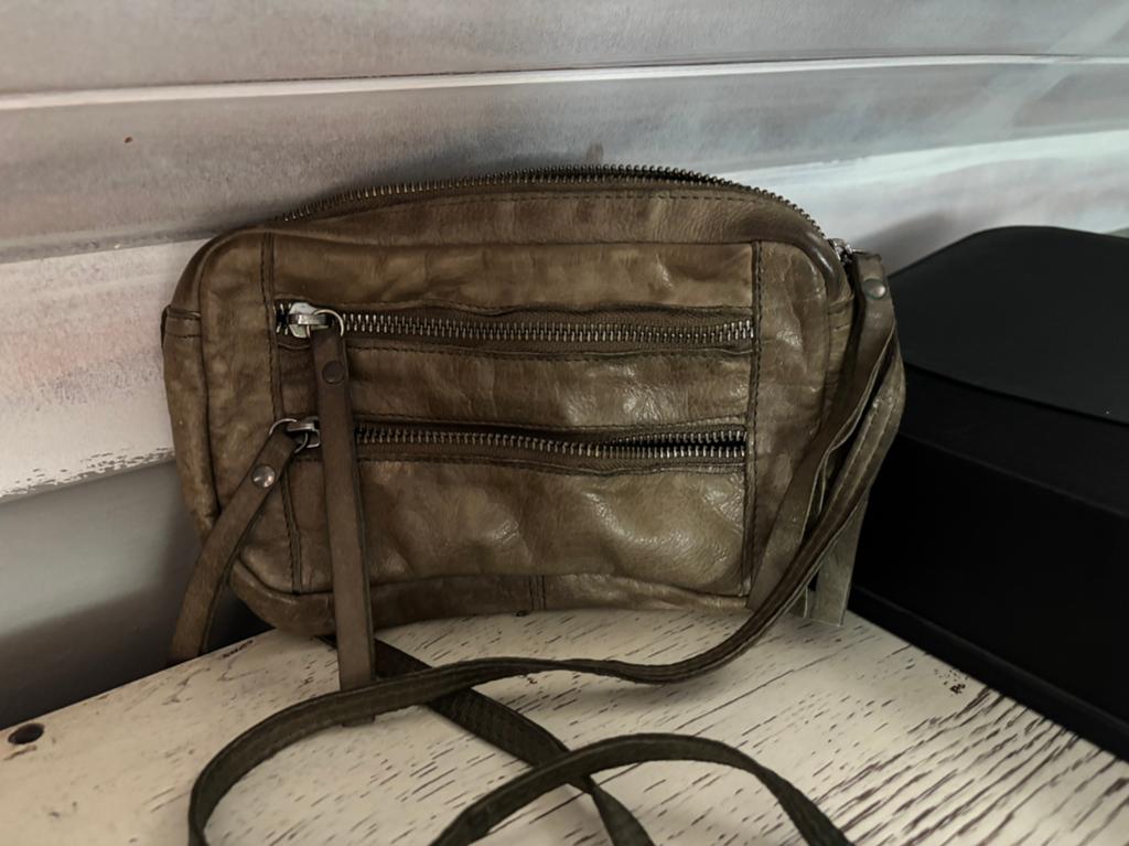 TE KOOP KLEIN HANDTASJE merk PIECES, Ophalen, Gebruikt