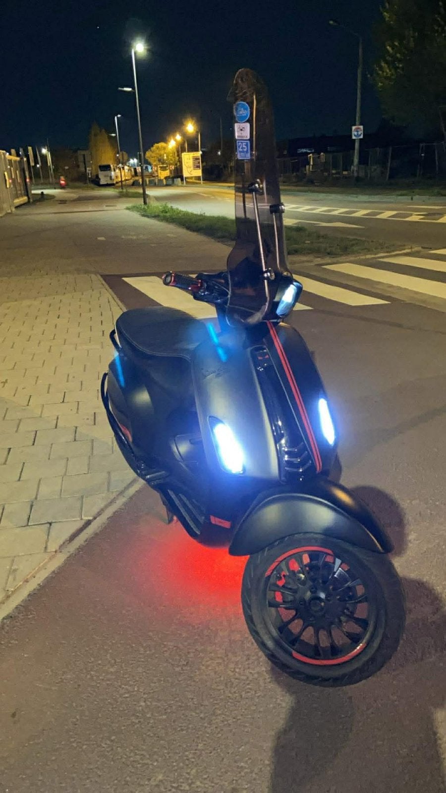 Vespa sprint 2016, Fietsen en Brommers, Scooters | Vespa, Ophalen, Zo goed als nieuw