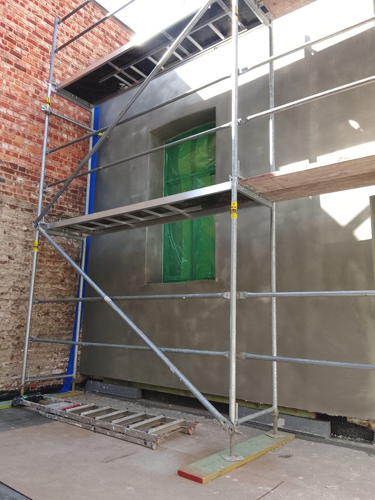 Pletac steiger te koop 100m2, Doe-het-zelf en Bouw, Steigers, Ophalen, Gebruikt, Gevelsteiger