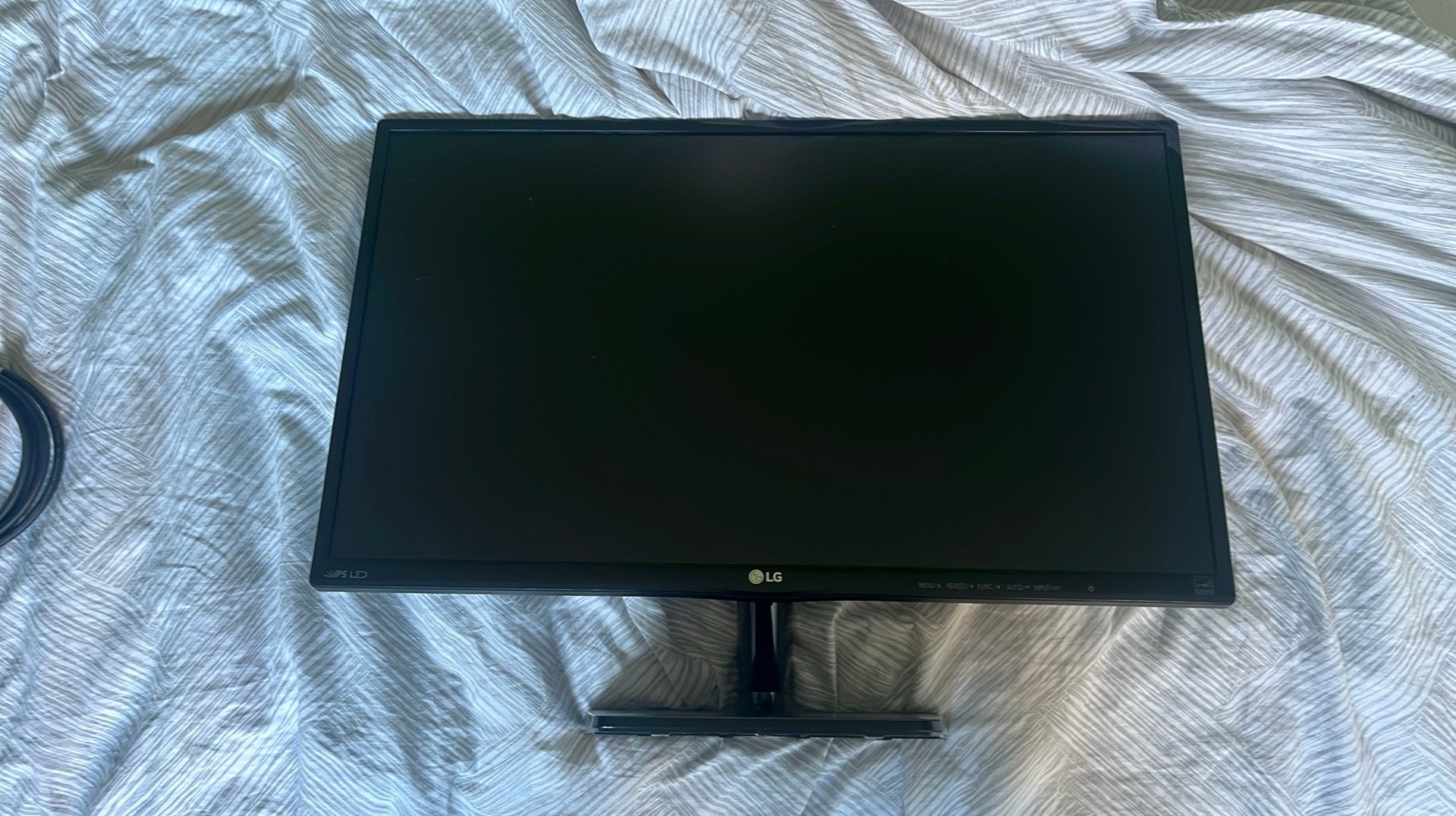 LG Computerscherm + Nieuwe HDMI kabel, Computers en Software, Monitoren, Ophalen of Verzenden, Zo goed als nieuw, HDMI