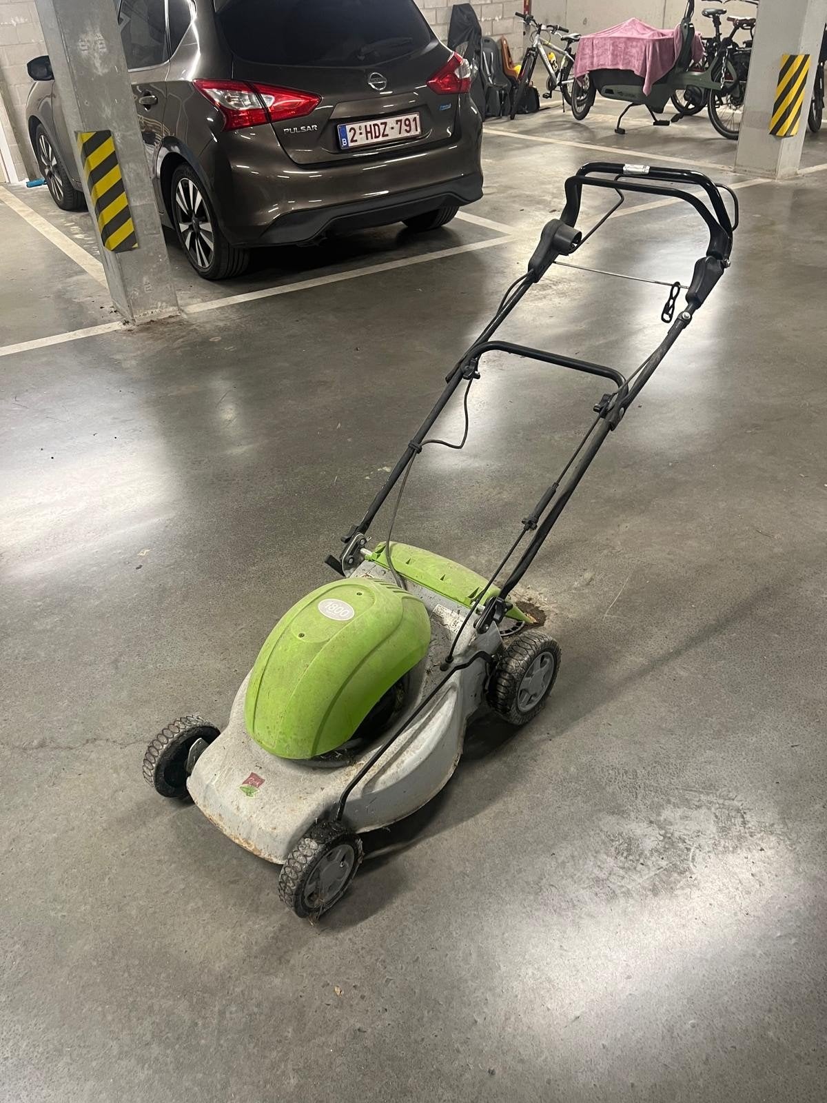 Elektrische grasmaaier 1800W – werkt goed, Tuin en Terras, Ophalen, Elektrische grasmaaier