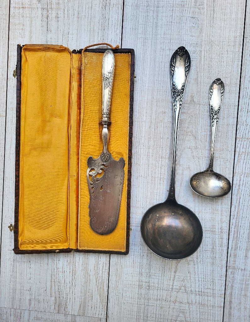 Machine à gâteau, louche et cuillère à sauce métal argenté., Antiquités & Art, Enlèvement ou Envoi