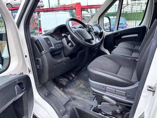 Peugeot Boxer 2.2d 88kw € 14.000 + BTW (bj 2020), Stof, Gebruikt, Euro 6, 4 cilinders