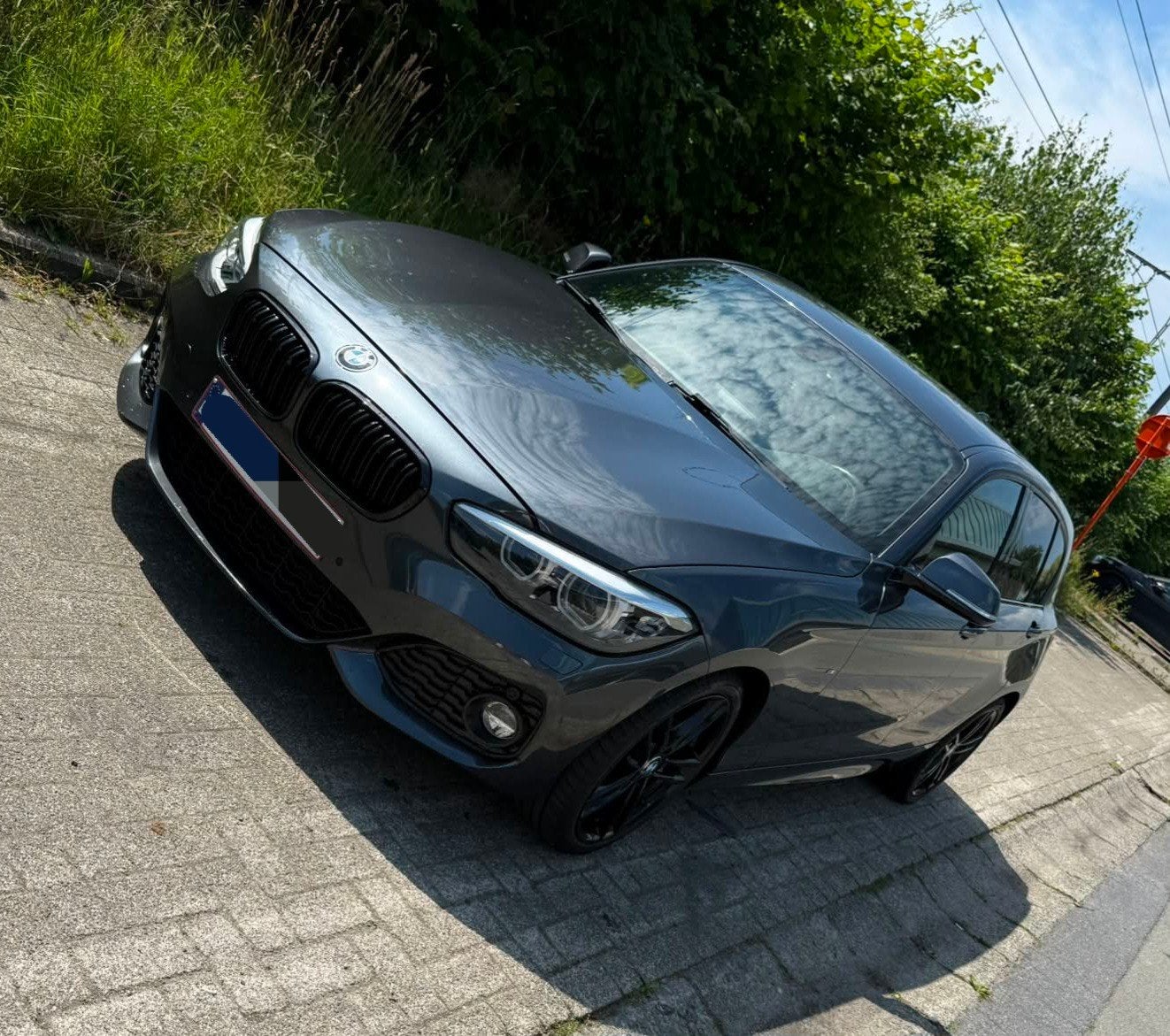 BMW F20 M PACK FACELIFT veel opties GEKEURD +carpass, Auto's, BMW, Particulier, 1 Reeks, Euro 6, Handgeschakeld, Zwart, Zwart