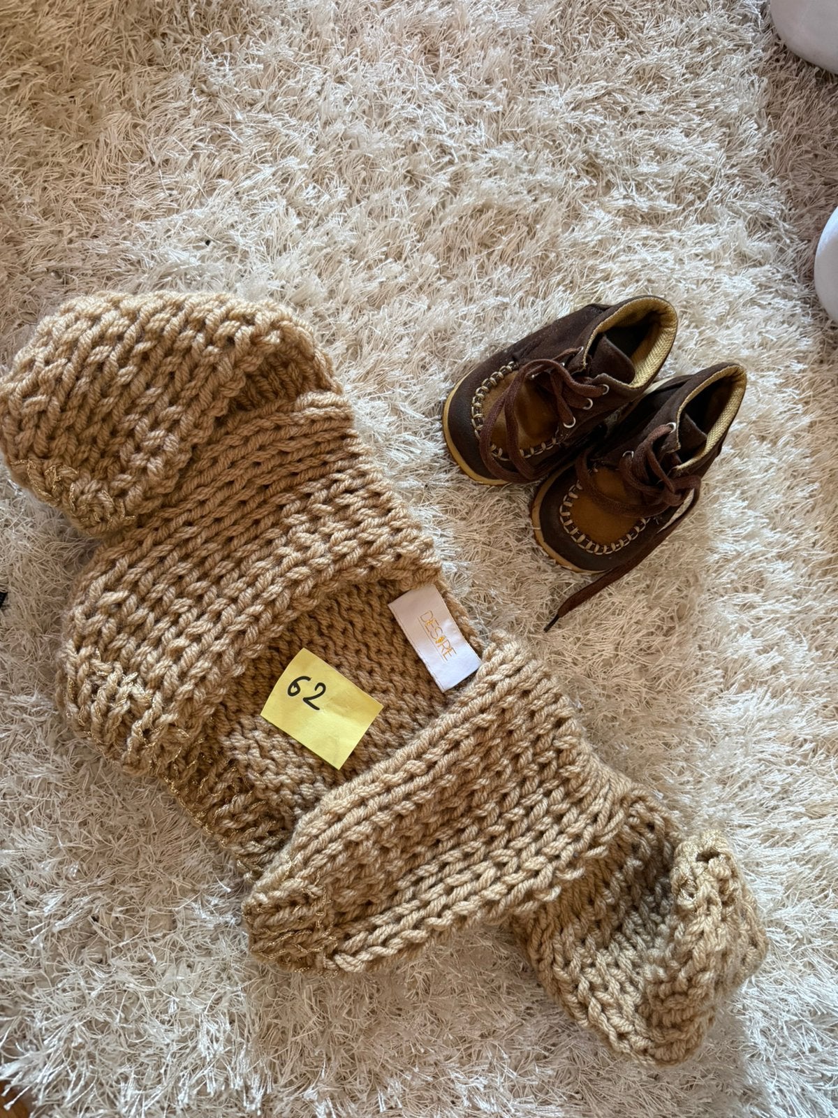 Schoentjes met vestje, Kinderen en Baby's, Babykleding | Mutsen, Sjaals en Wanten, Ophalen of Verzenden, Zo goed als nieuw, Maat 62