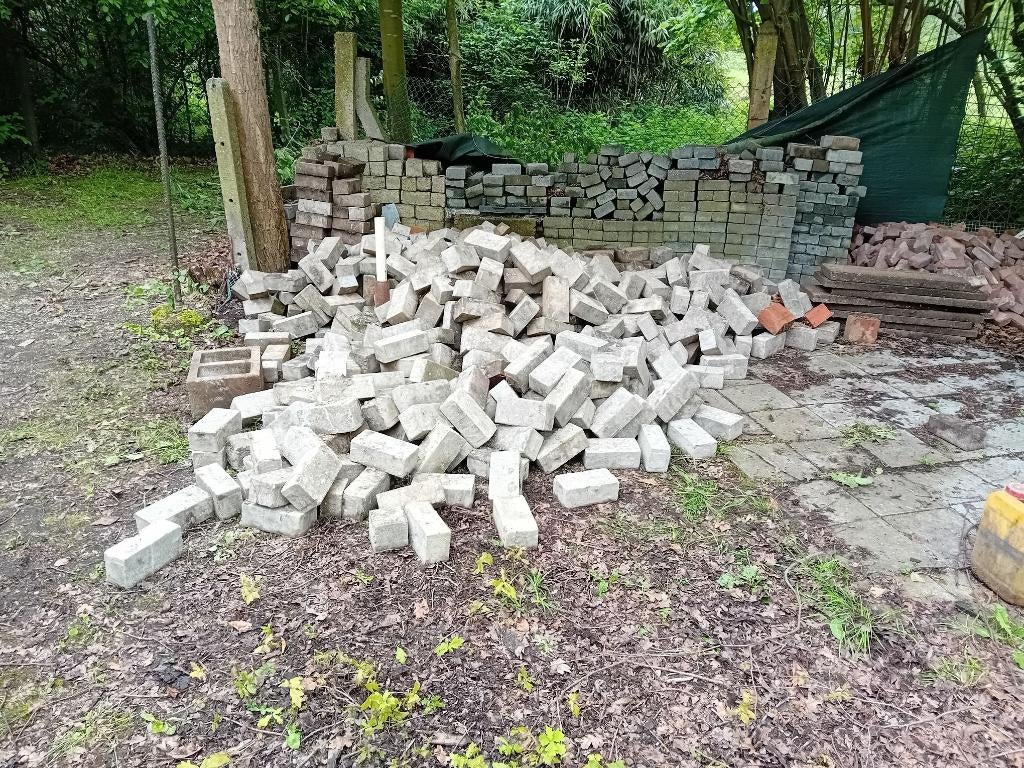 Groot lot klinkers en een 110'tal dallen, Ophalen, Gebruikt, Beton, Klinkers