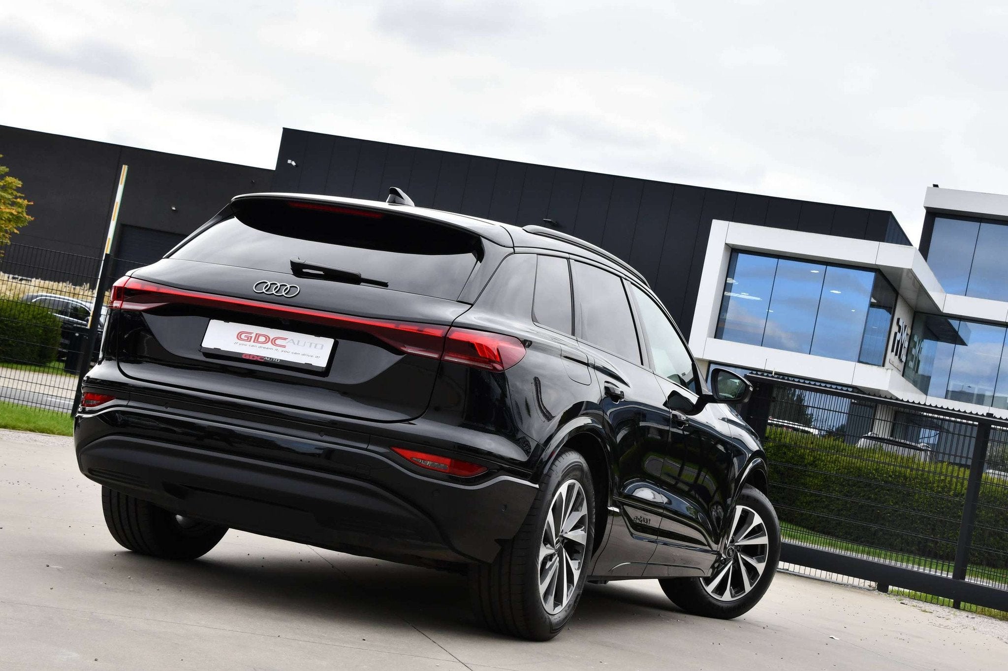 Audi Q6 e-tron Q6 e-Tron l SOH l Bijrijdersdisplay l winter, Auto's, Gebruikt, Zwart, 5 zetels, SUV of Terreinwagen