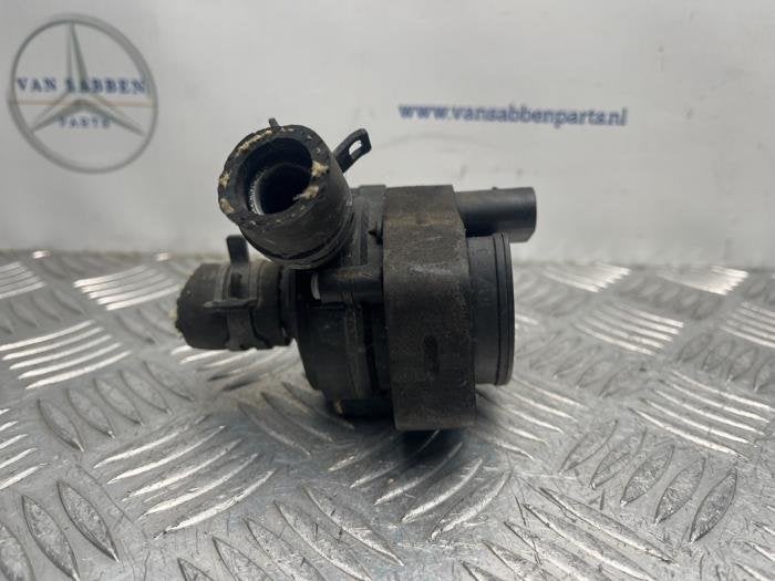 Pompe à eau d'un Mercedes Vito, -, 3 mois de garantie, Utilisé, -