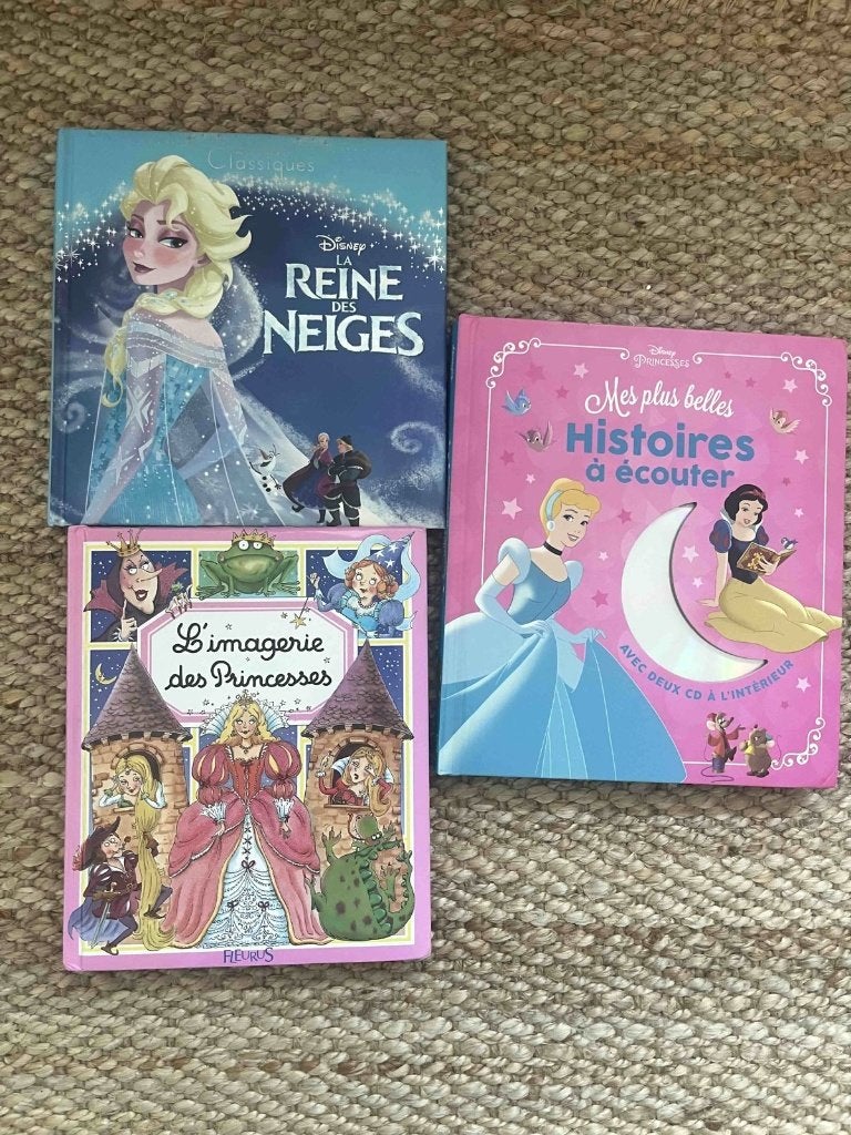Lot 3 livres Disney Princesses + Reine des Neiges + CD, Livres, Enlèvement ou Envoi, Comme neuf, Contes (de fées), 4 ans