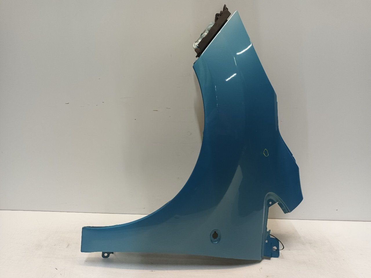 Spatbord links voor Ford Ka, Onderdelen@venauto.nl, Van der Ven Autorecycling B.V., Ettenseweg 76, 4706 PB Roosendaal, The Netherlands