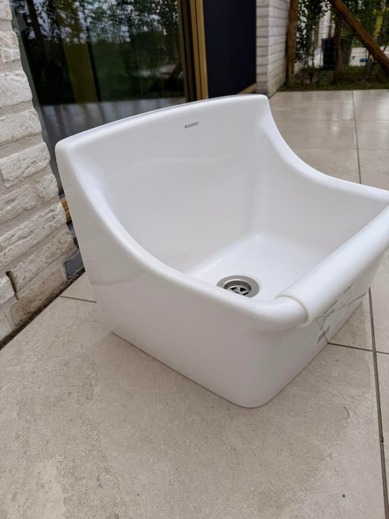 GEBERIT spoelbak ( Nieuw), Huis en Inrichting, Badkamer | Complete badkamers, Nieuw, Ophalen of Verzenden
