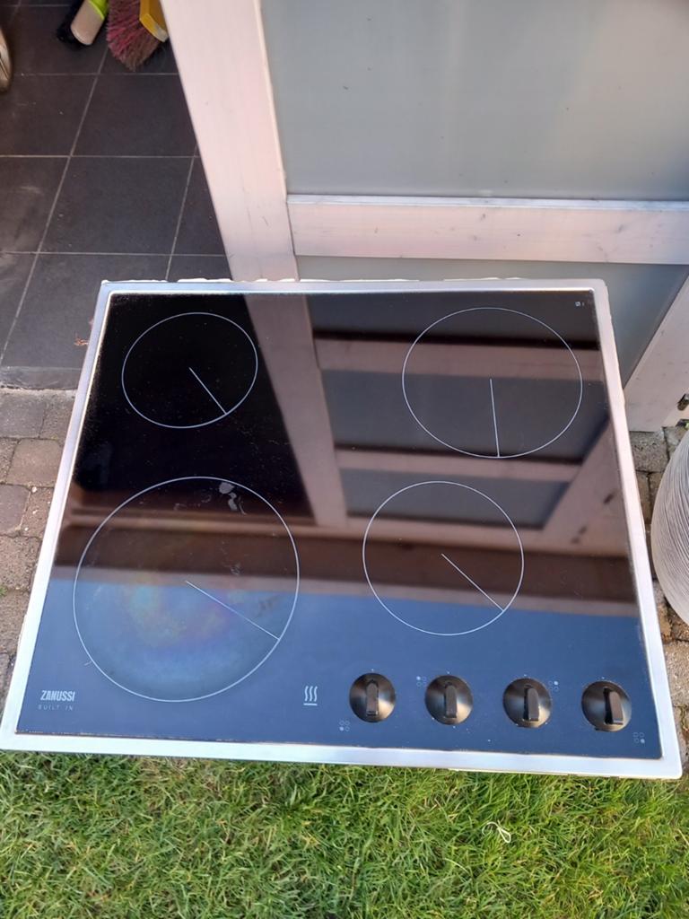 Keramische kookplaat, Elektronische apparatuur, Ophalen