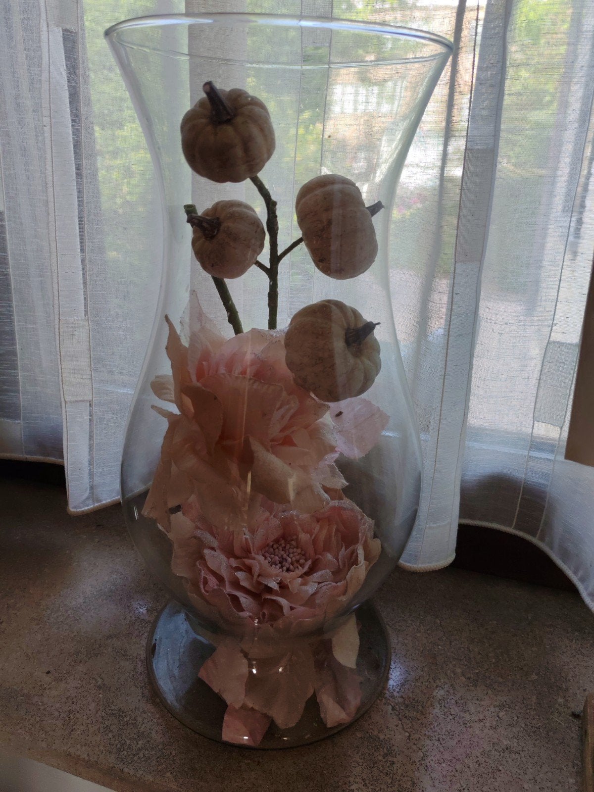 Prachtige vaas met kunstbloemen