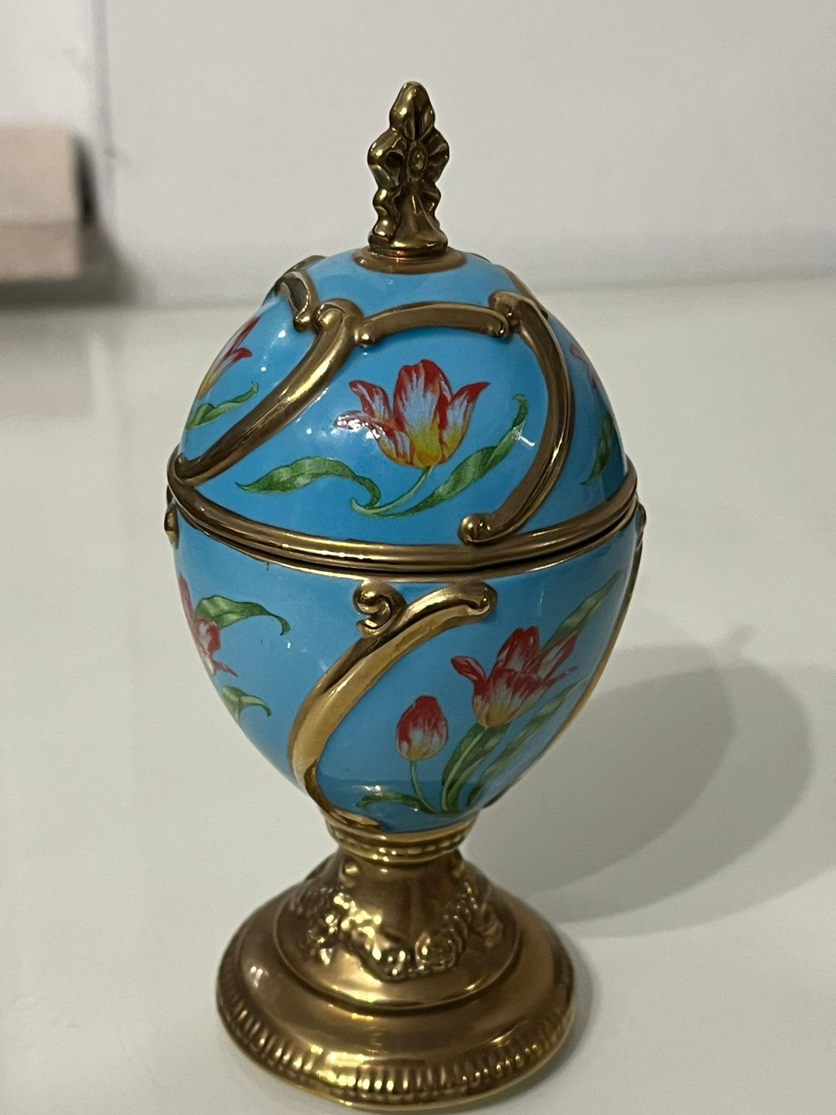 Œuf musical en porcelaine "The Tulip Egg", Antiquités & Art, Enlèvement ou Envoi