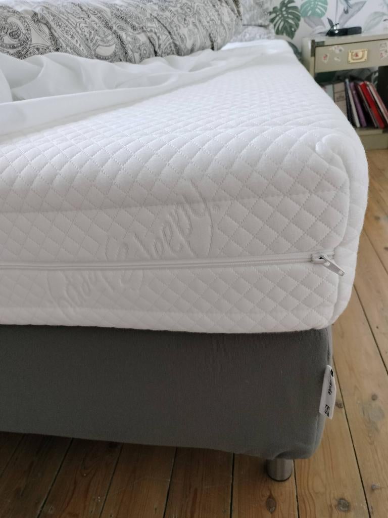 Kingsize bed, 1 jaar oud - weg wegens verhuis, Huis en Inrichting, Ophalen, Tweepersoons, Zo goed als nieuw, Matras