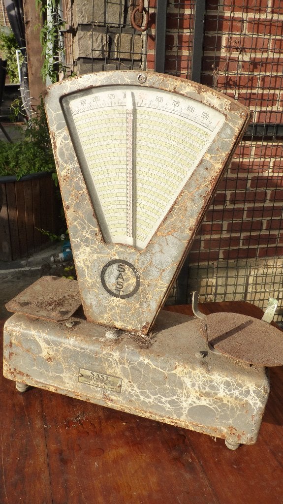 ancienne balance, Enlèvement