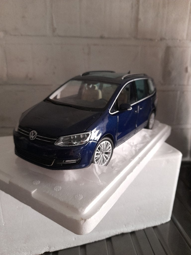 1/18 MINICHAMPS VW SHARAN, Hobby en Vrije tijd, Modelauto's | 1:18, Ophalen of Verzenden, Zo goed als nieuw, Auto, MiniChamps