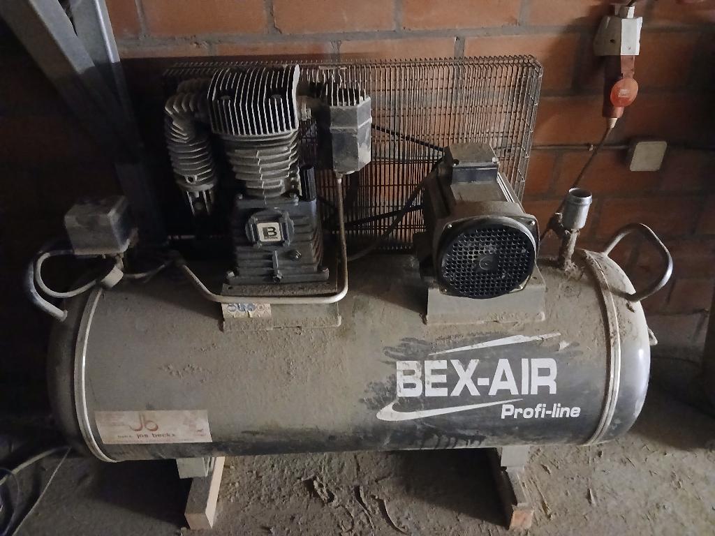 Gereedschap, Doe-het-zelf en Bouw, Compressors, Ophalen, Gebruikt, 200 tot 400 liter/min, 6 tot 10 bar