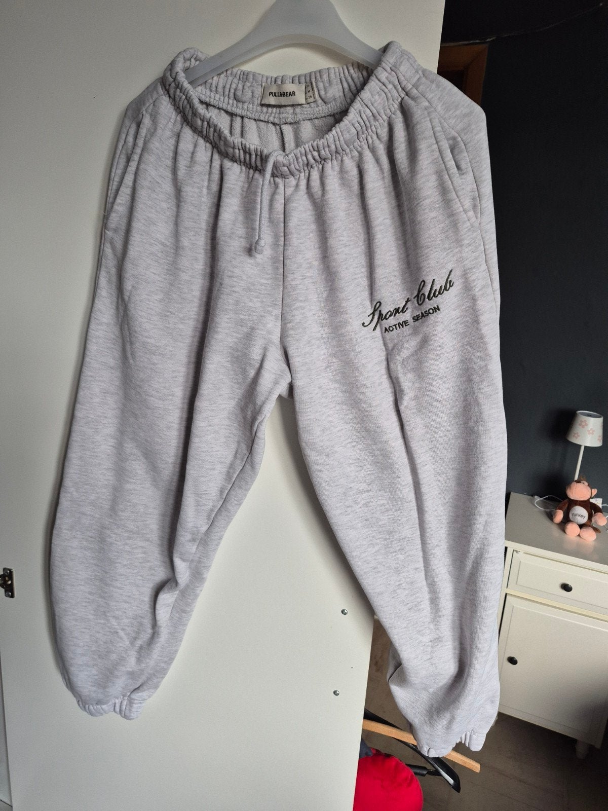 joggingbroek pull and bear maat m gedragen staat, Vêtements | Femmes, Homewear, Enlèvement ou Envoi, Taille 38/40 (M)