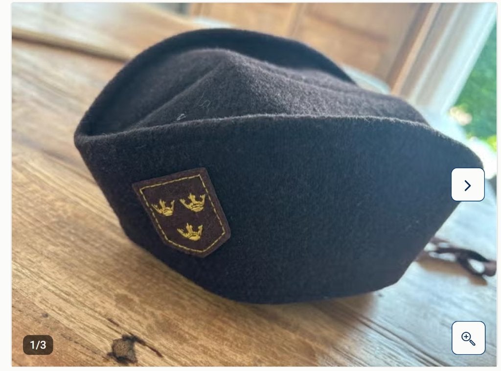 Kinder Baret, Ophalen of Verzenden, Zo goed als nieuw