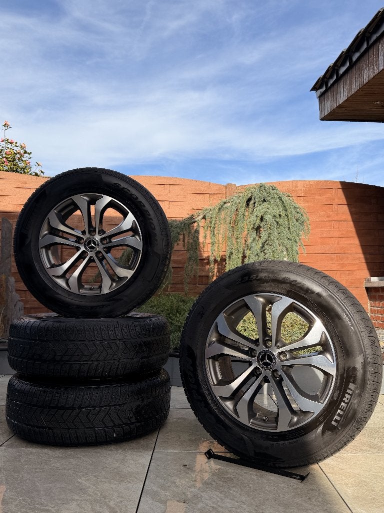 Originele 17" Mercedes Benz GLC VELGEN en banden, Auto diversen, Wieldoppen, Ophalen