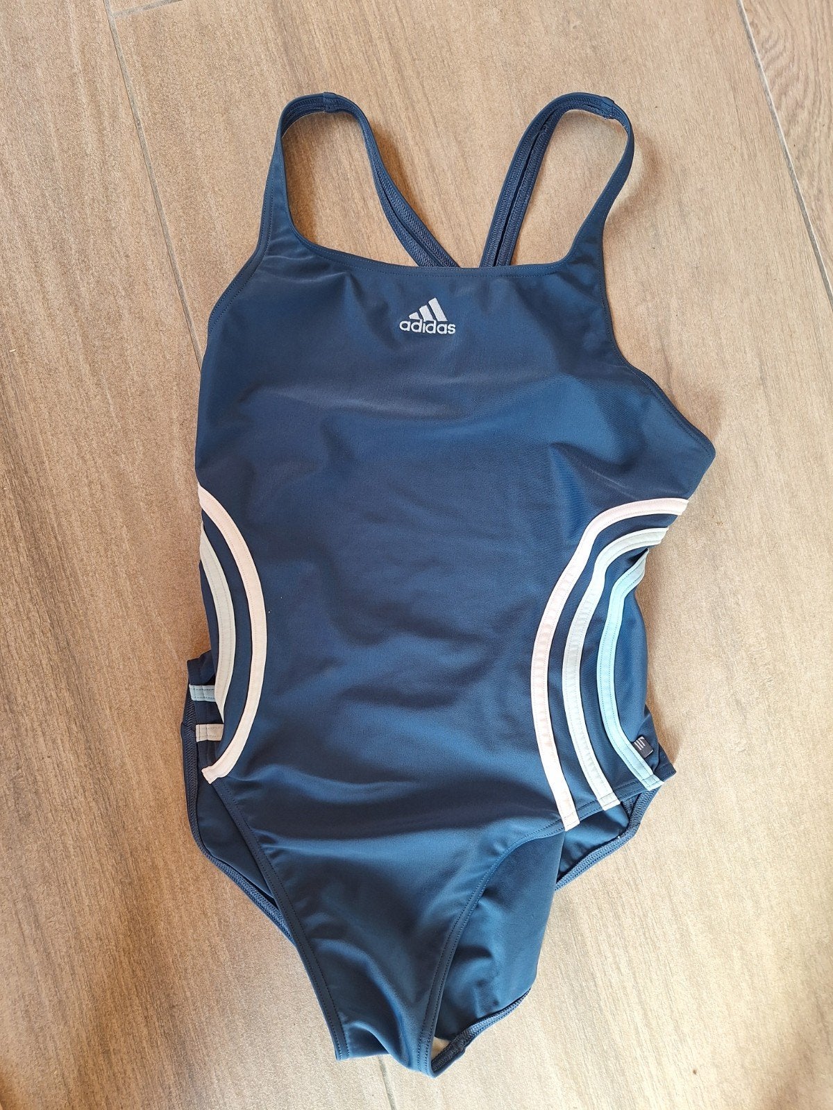 adidas zwempak, Vêtements | Femmes, Vêtements de Bain & Maillots de Bain, Enlèvement