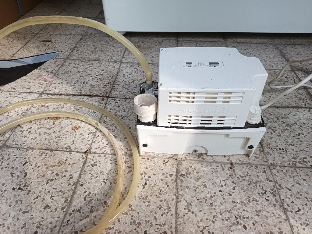 Grundfoss condensatiepomp, Utilisé, Élément, 6 à 10 ans, Enlèvement