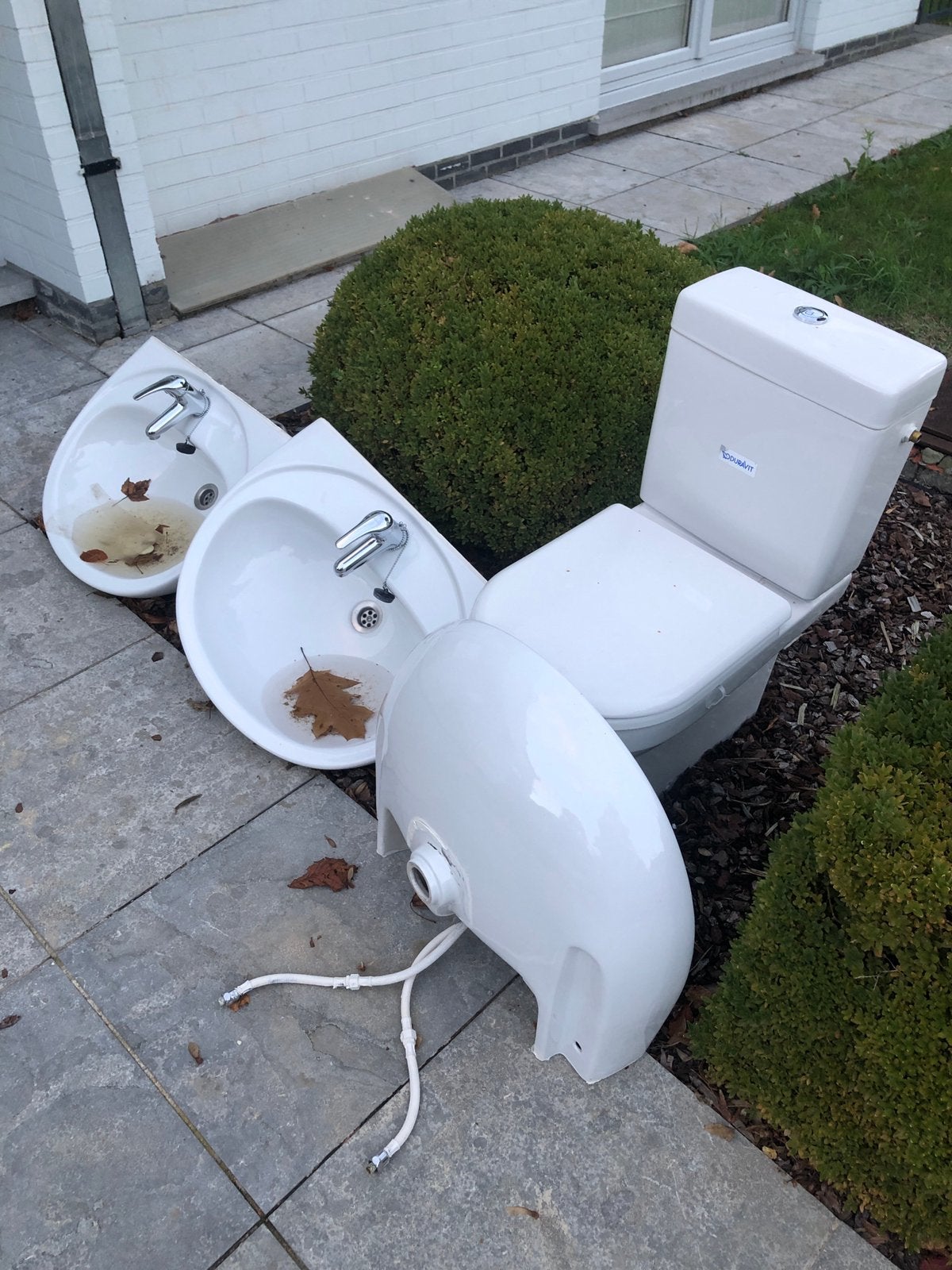 Drie lavabo’s en 2 toiletten in de aanbieding!, Ophalen, Gebruikt