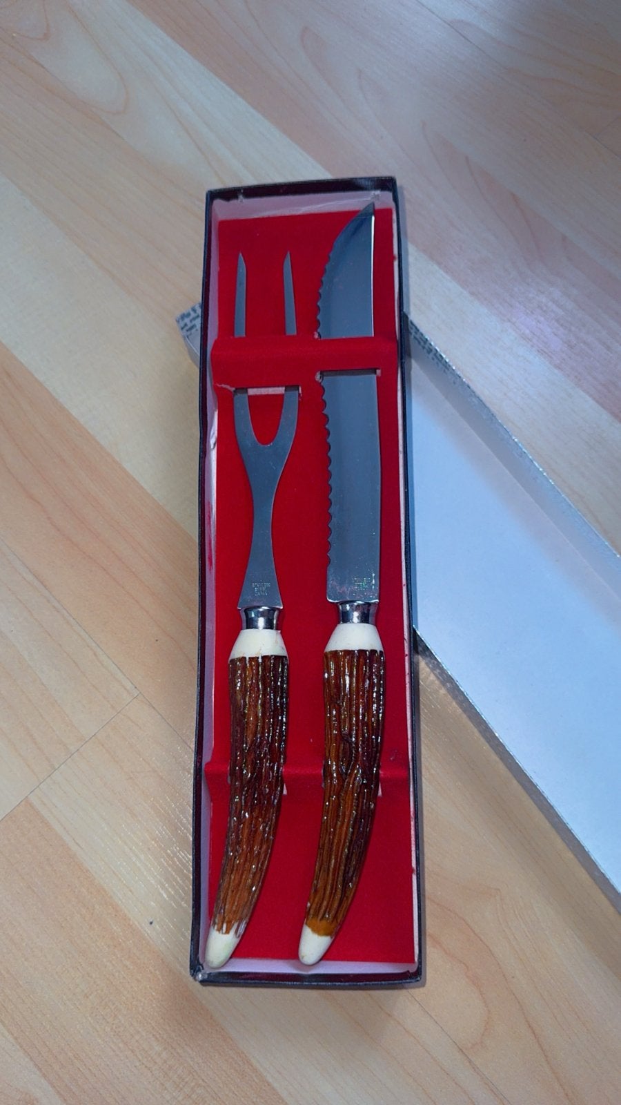 Service a découpe, Enlèvement, Comme neuf, Rouge, Bois