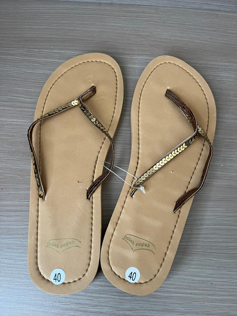 Gouden teenslippers - maat 40, Enlèvement ou Envoi, Neuf, Sandales de bain