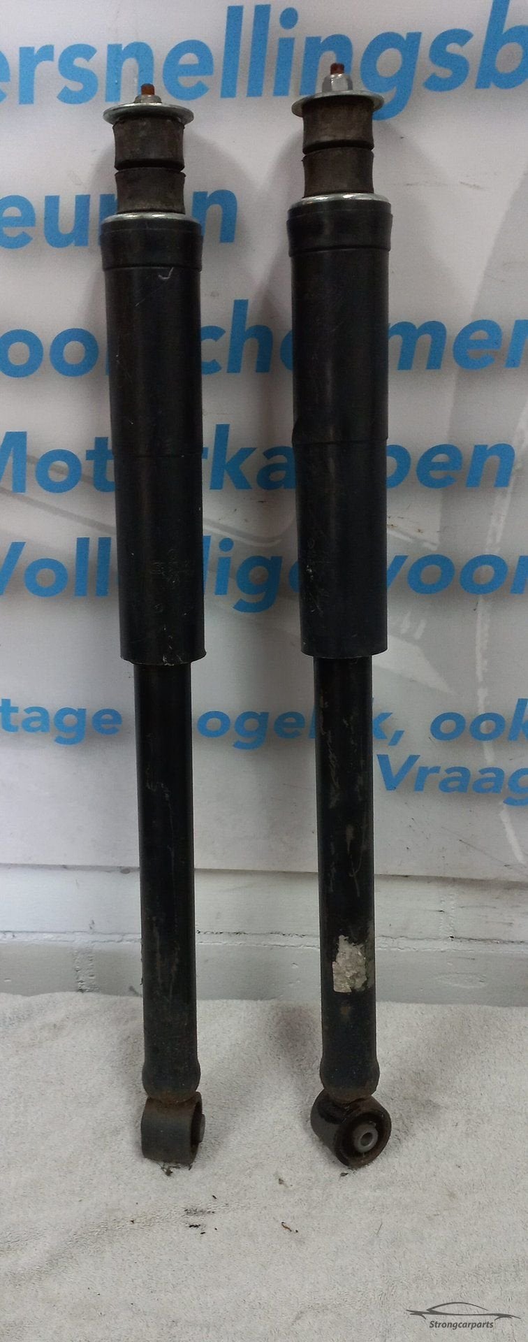 VW Up schokdemper schokbreker links of rechts achter., Volkswagen, -, Utilisé, -