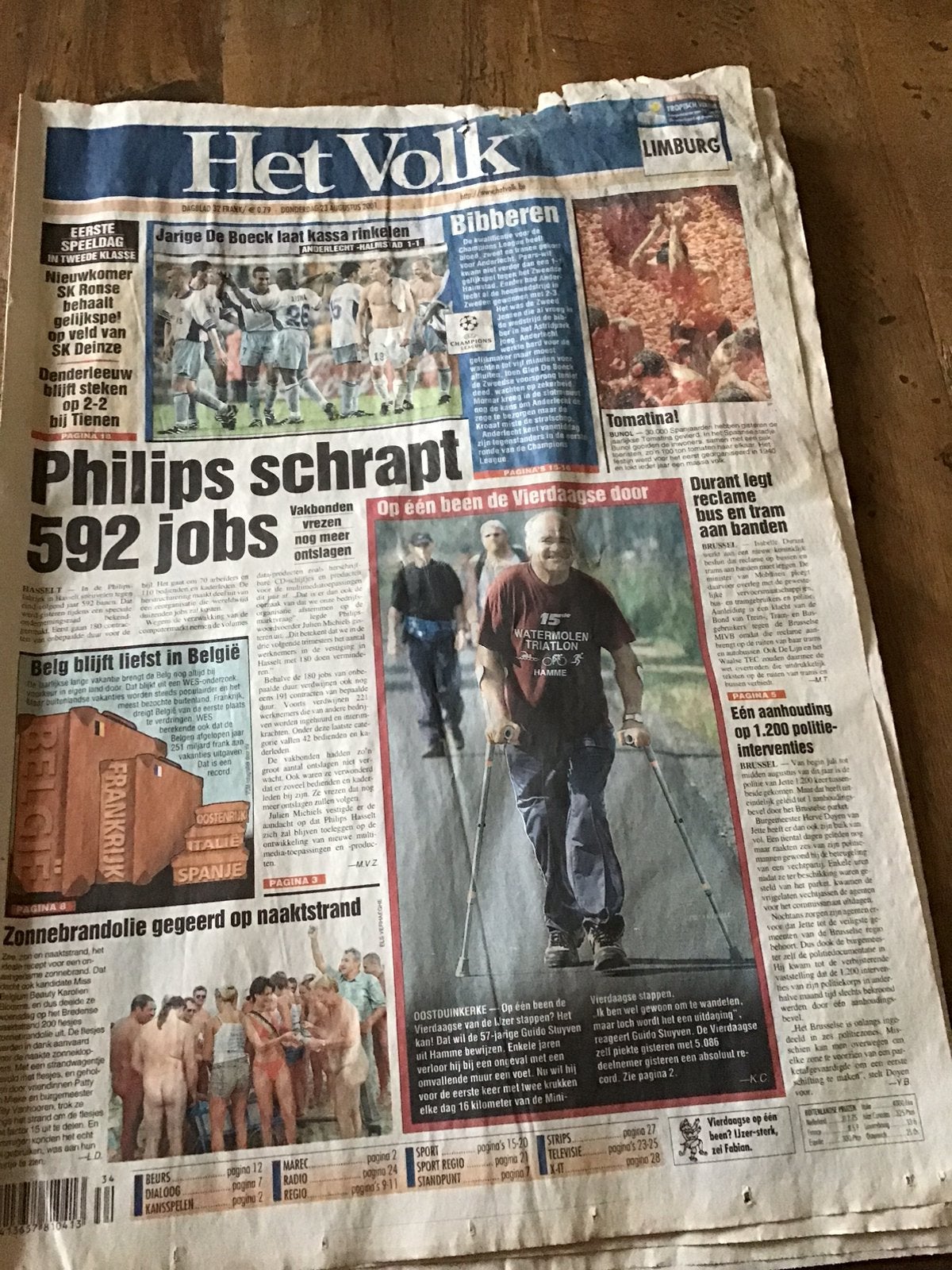 Ancien journal Het Volk (23 août 2001), Livres, Enlèvement ou Envoi, Comme neuf, Journal