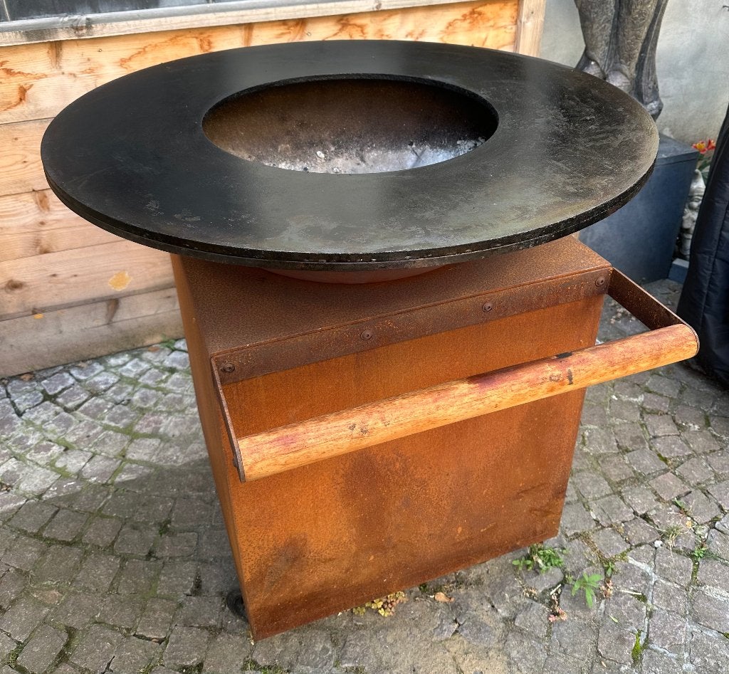 ofyr, Tuin en Terras, Houtskoolbarbecues, Ophalen, Zo goed als nieuw, OFYR