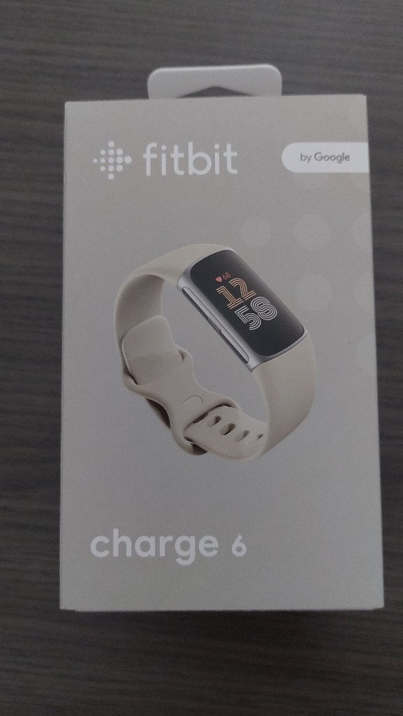 Google Fitbit Charge 6 + chargeur NEUF, Handtassen en Accessoires, Sporthorloges, Ophalen, Nieuw