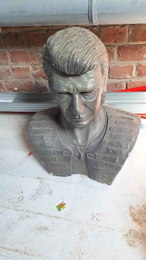 Statut johnny Hallyday, Collections, Enlèvement