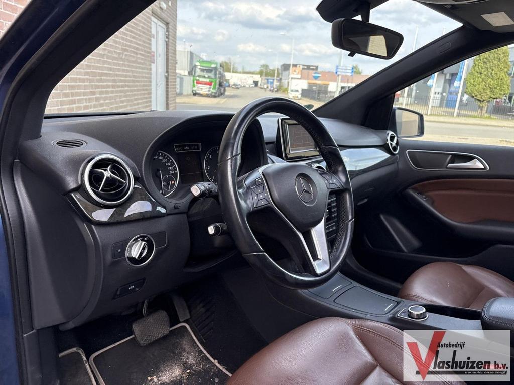 Mercedes-Benz B 180 CDI Ambition Automaat | Pano | Leder | A, Autos, Mercedes-Benz, Achat, Entreprise, Noir, Classe B