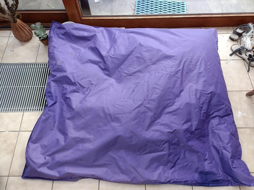 Zitzak, Enlèvement, Pouf