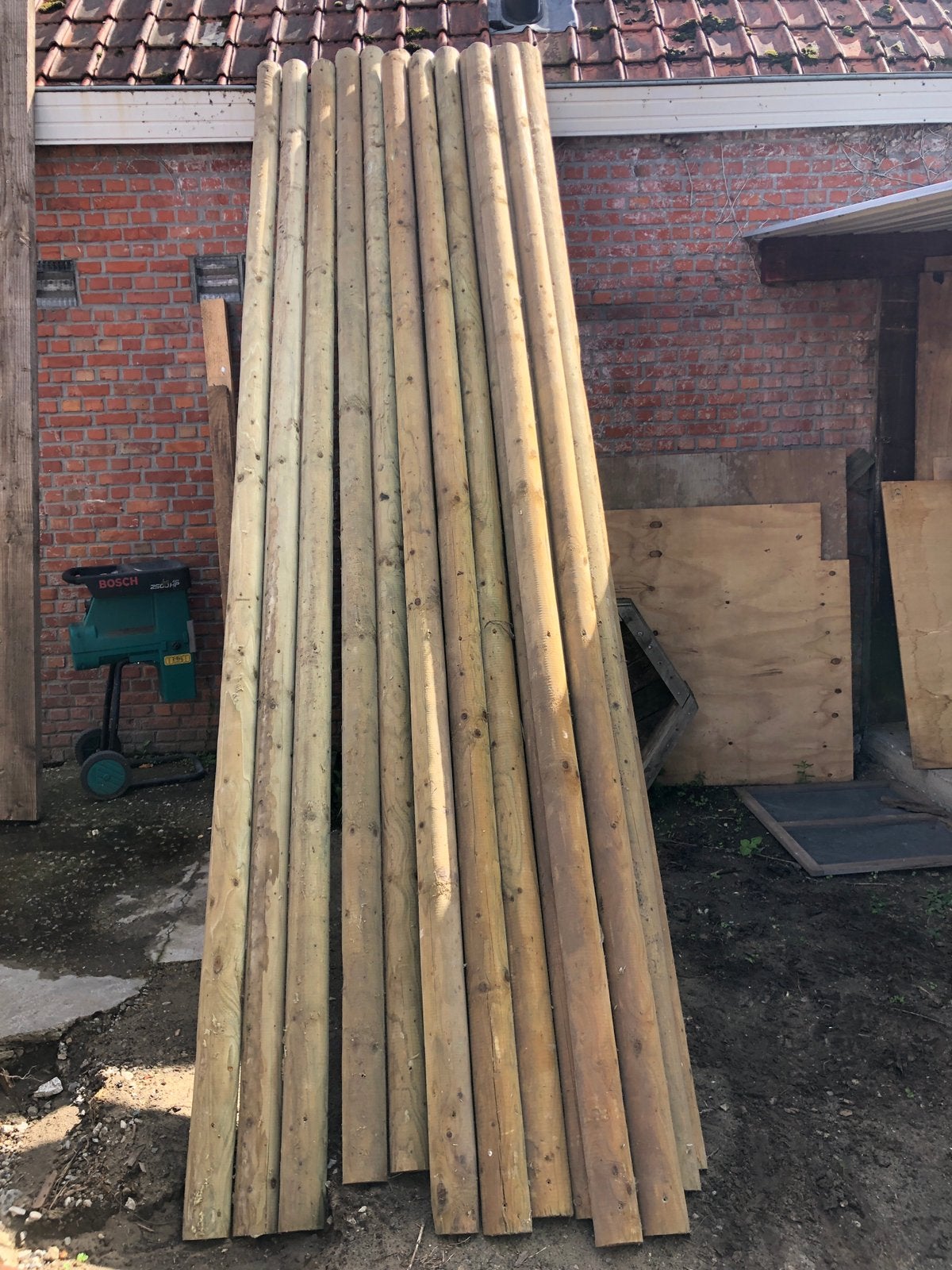 19 halfronde balken 4m, Doe-het-zelf en Bouw, Ophalen, Zo goed als nieuw