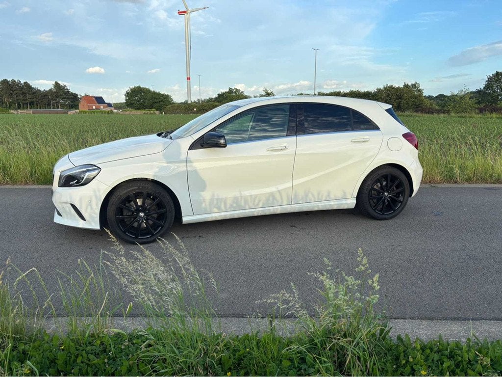 Voiture de passagers Mercedes-Benz A180 AMG Line, Autos, Mercedes-Benz, Classe A, Achat, Euro 6, Entreprise